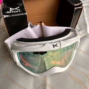 White VR Goggles